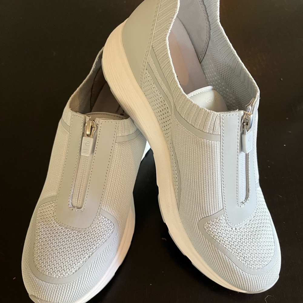 NEW Easy Spirit Walking Shoe 9m